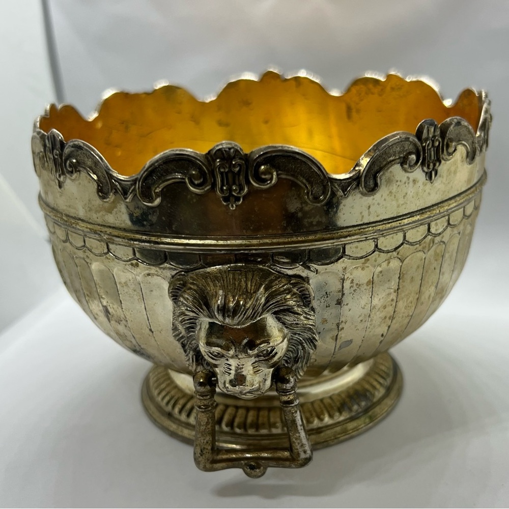 Elegant Silver and Gold Decorative Bowl From Birtsh Empire With One Lion Face - Picture 4 of 6
